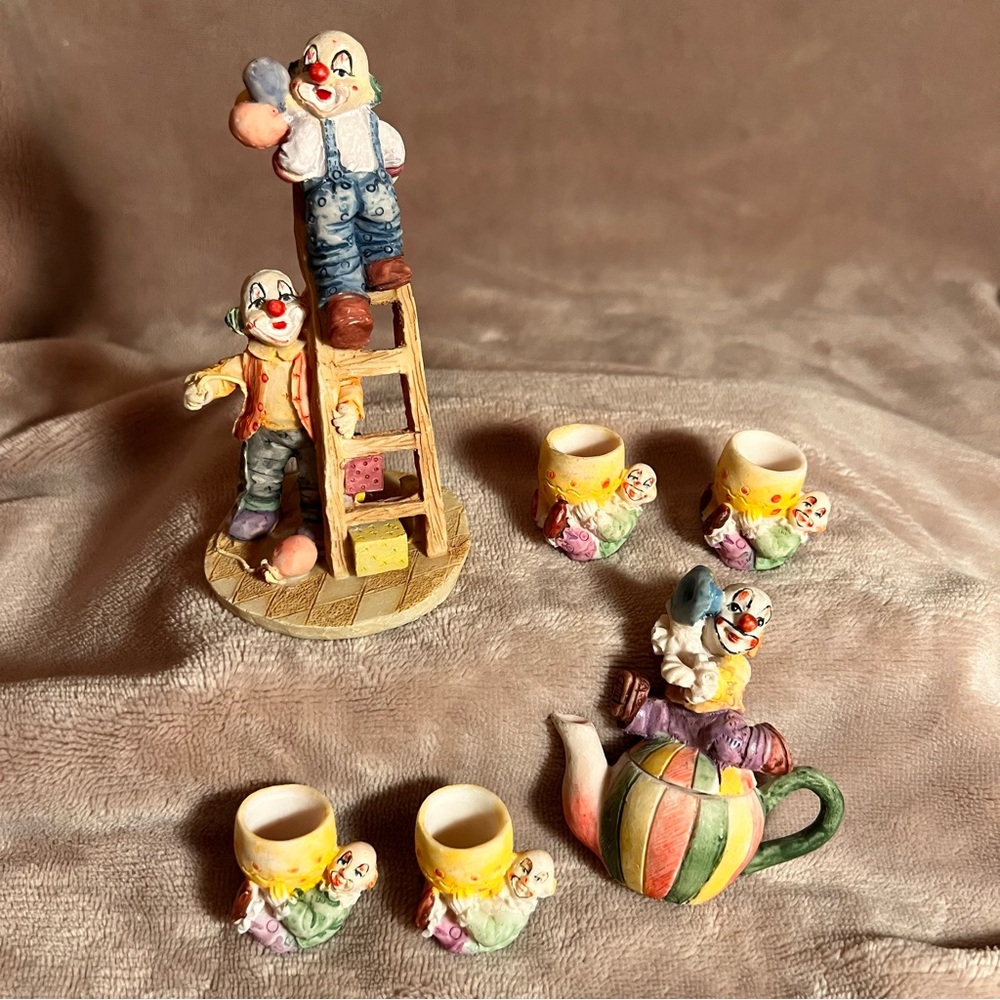 VINTAGE Circus Clowns Decorative Miniature Tea Set Pottery Figurines